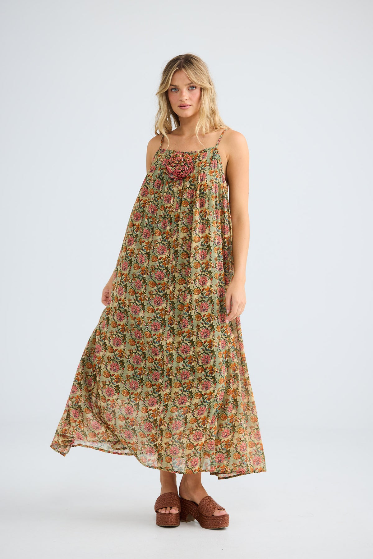Noema Dress in green meadow — additional view 7.
