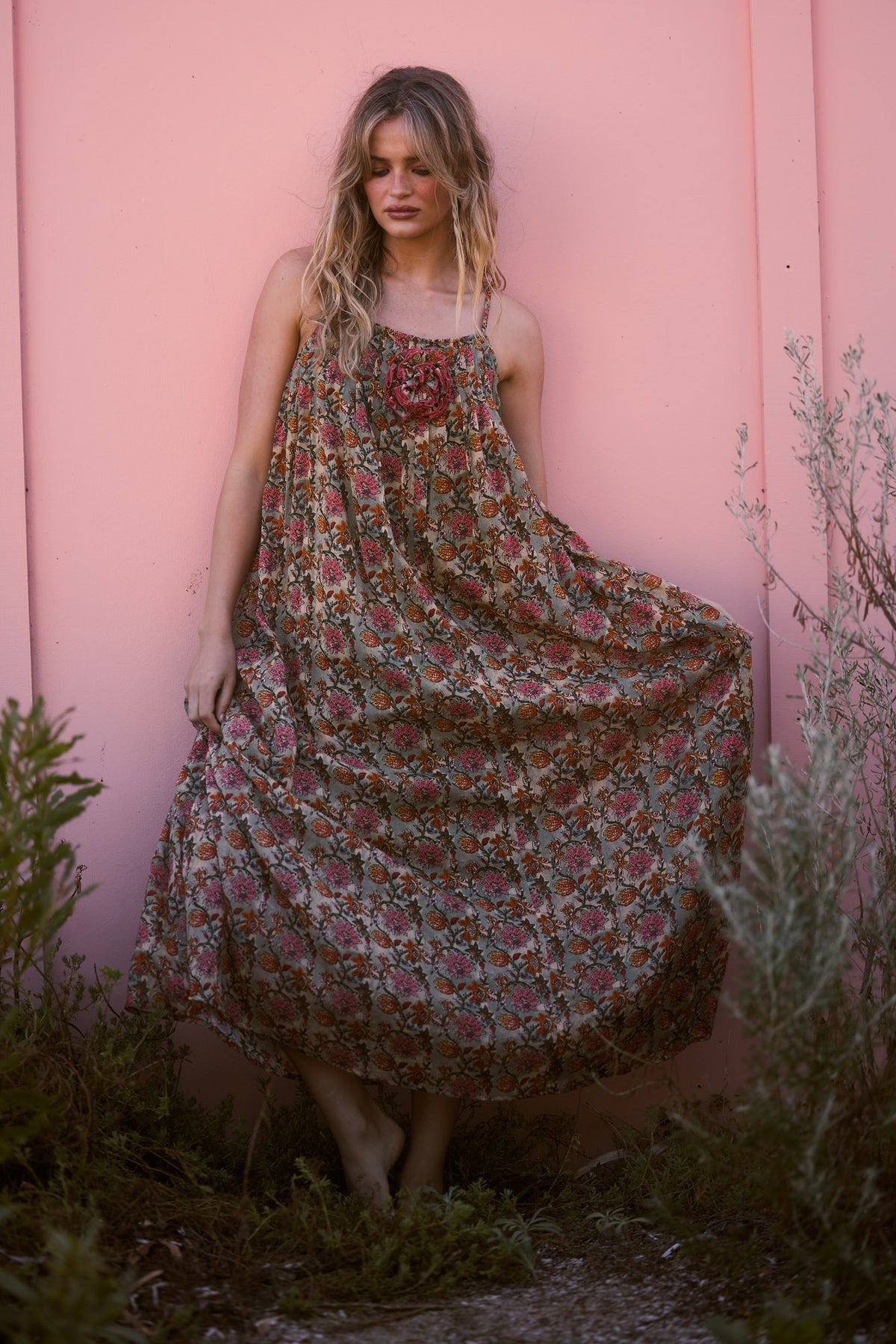 Noema Dress in green meadow — additional view 4.