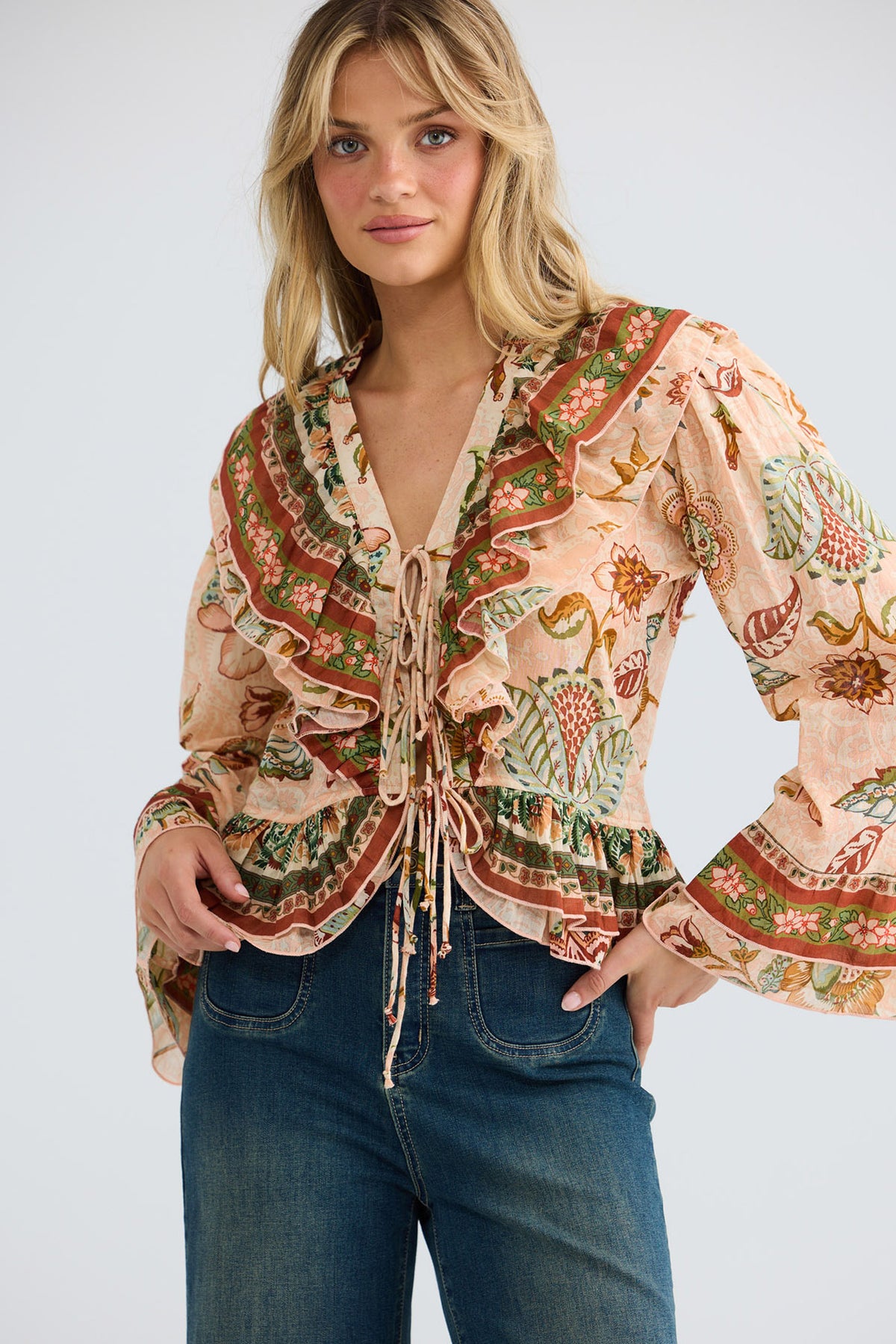 Carmen Frill Top in wildflower oasis — additional view 2.
