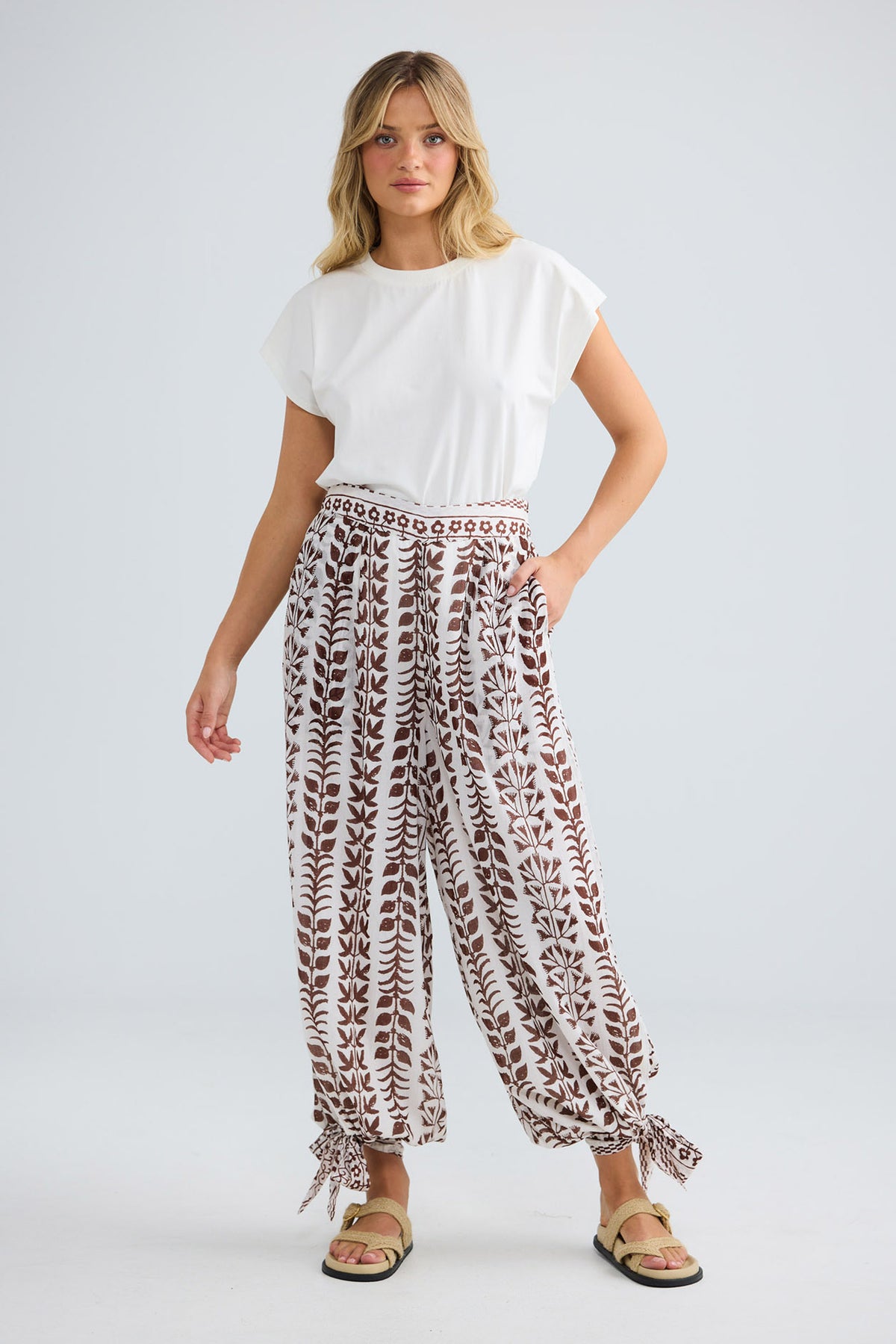 Clairo Pant in chocolate paro — additional view.