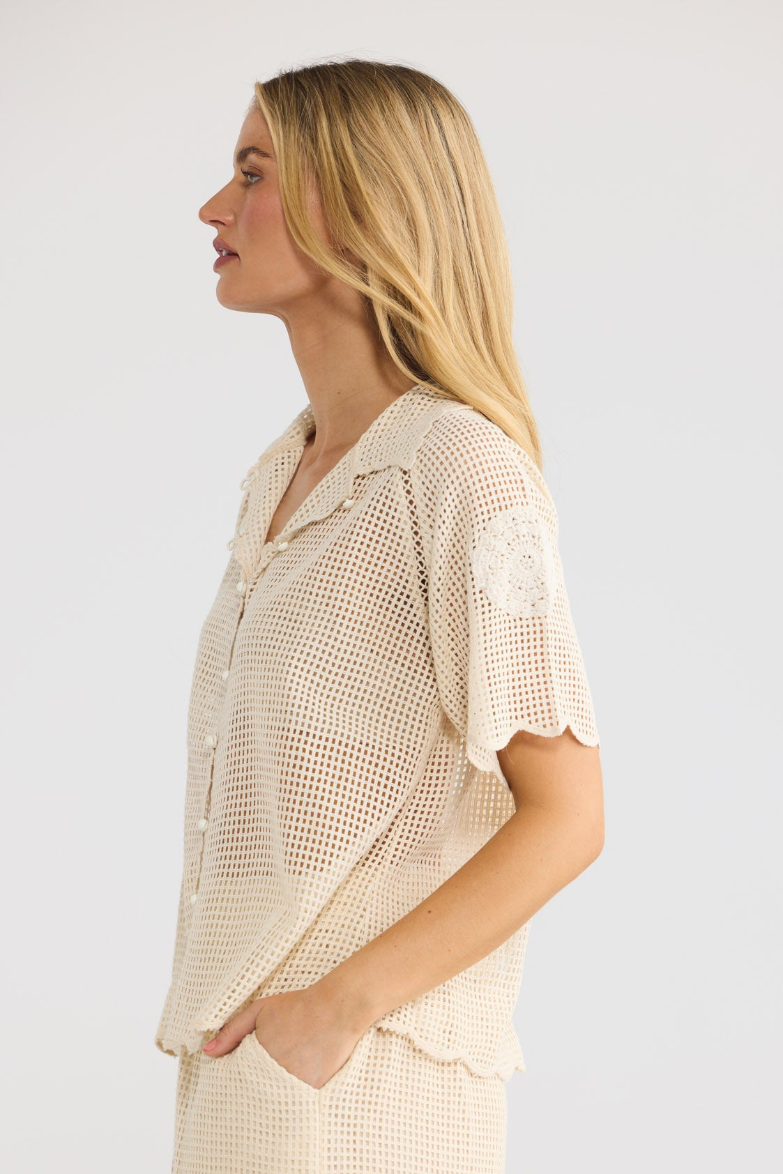 Cielo Shirt in natural with scalloped edge detail.